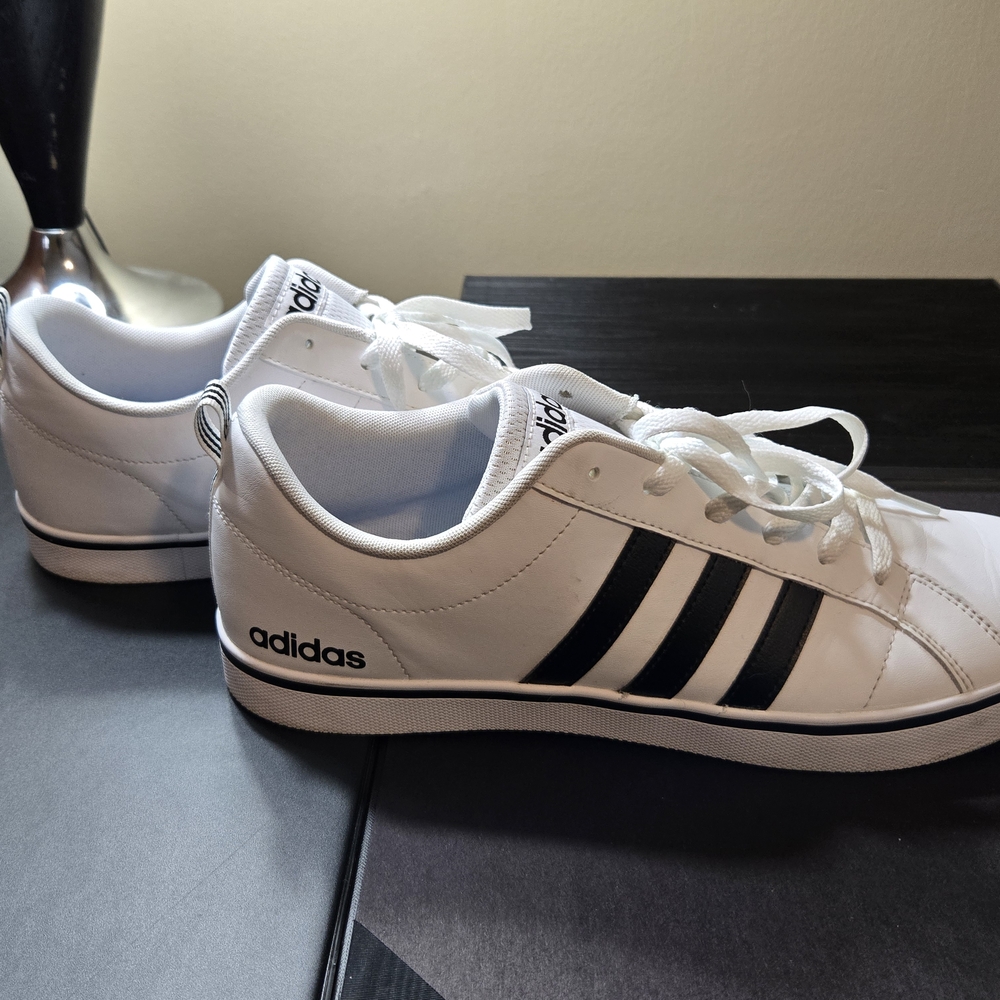 Adidas Men's White and Black Sneakers